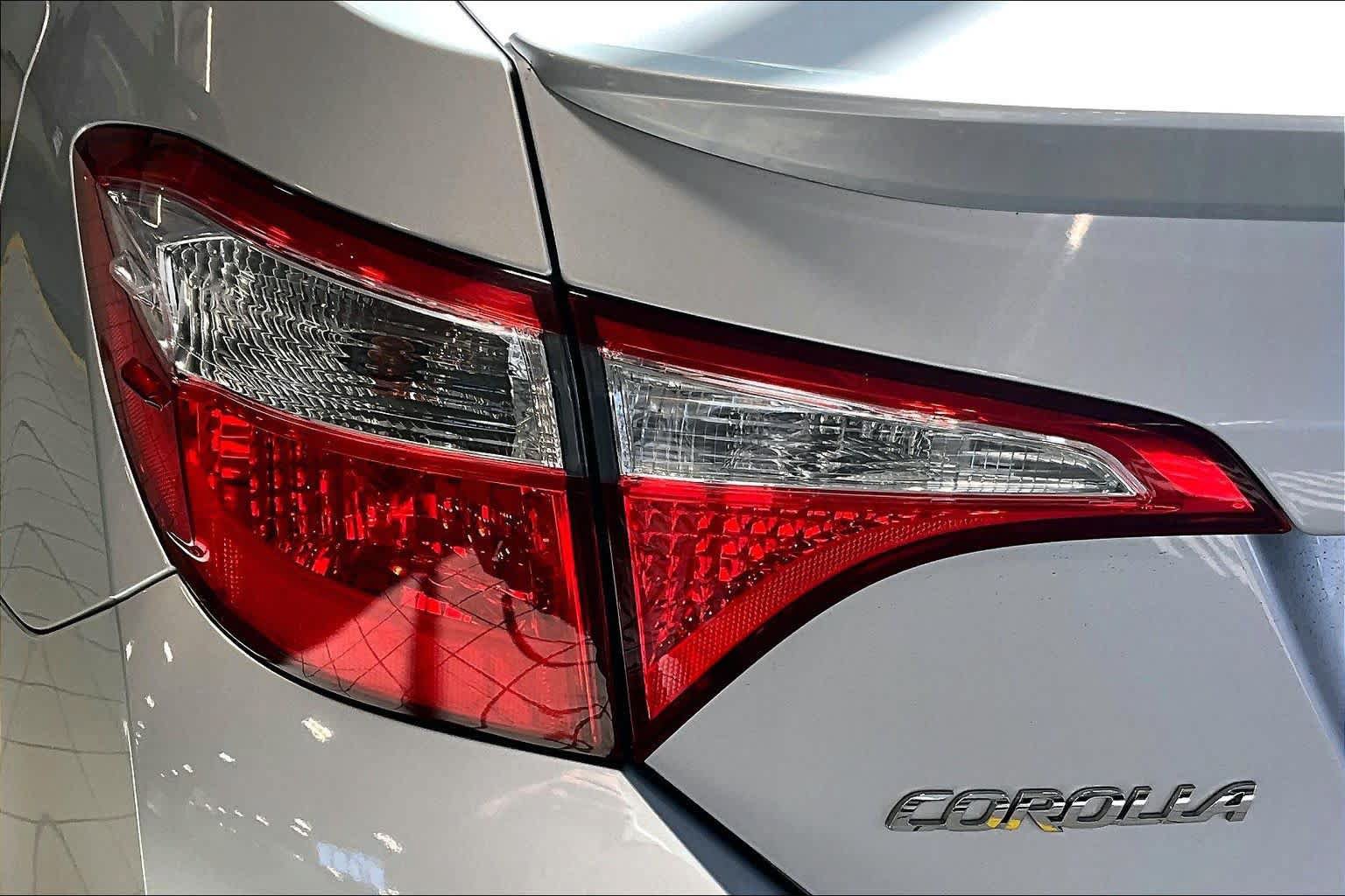 Used 2015 Toyota Corolla S FWD image 27