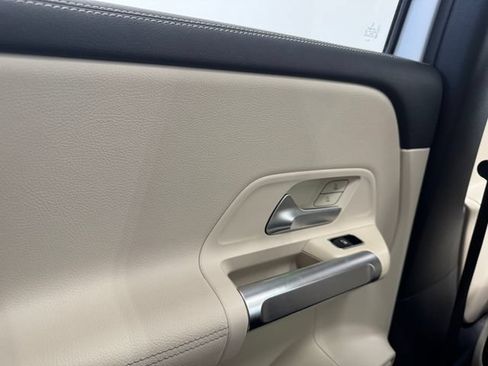 Certified 2020 Mercedes-Benz GLB 250 image 40