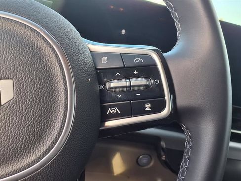 Used 2026 Kia Carnival FWD image 15