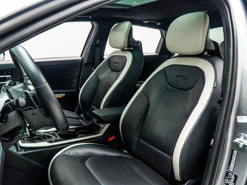 Used 2025 Kia K4 GT-Line Turbo image 32