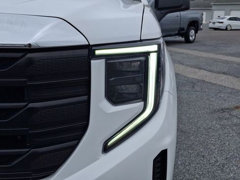 Certified 2023 GMC Sierra 1500 Pro w/ Pro Value Package AWD/4WD image 9