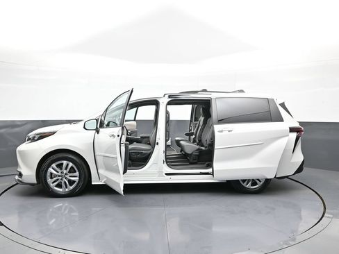 Used 2024 Toyota Sienna XLE w/ XLE Plus Package AWD/4WD image 45