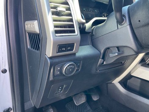 Used 2016 Ford F150 Lariat w/ Equipment Group 501A Mid AWD/4WD image 20
