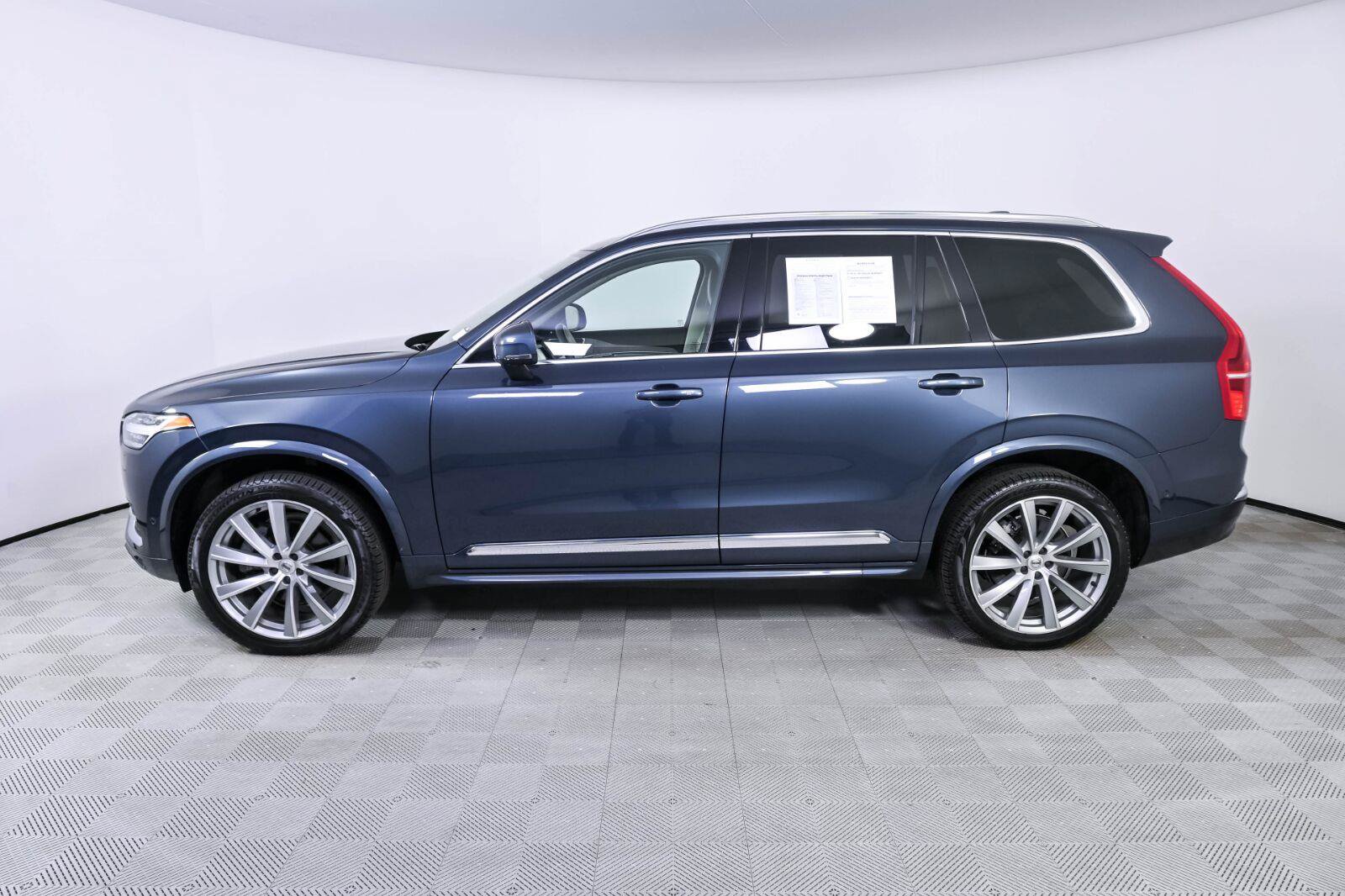 Certified 2024 Volvo XC90 B6 Plus w/ Protection Package AWD/4WD image 2