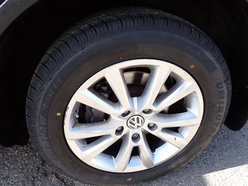 Used 2013 Volkswagen Touareg Sport AWD/4WD image 7