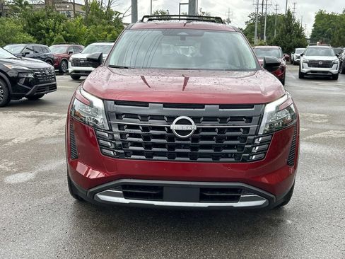 New 2026 Nissan Pathfinder Platinum w/ Lighting Package AWD/4WD image 2