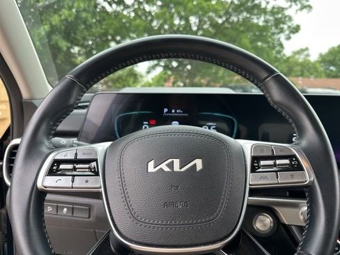Used 2024 Kia Telluride S FWD image 8