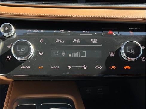 Used 2023 INFINITI QX60 Sensory w/ Vision Package AWD/4WD image 18