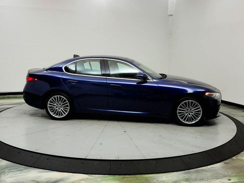 Used 2017 Alfa Romeo Giulia Ti w/ TI Lusso Light Wood Package AWD/4WD image 4