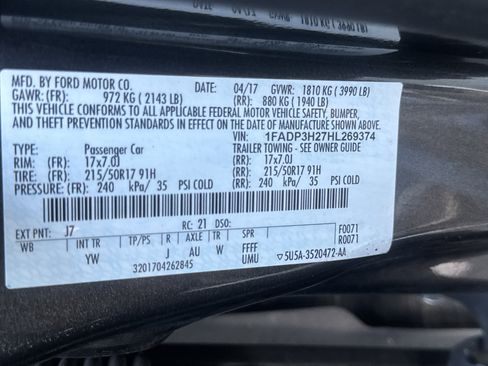 Used 2017 Ford Focus SEL image 37