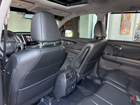 Used 2016 Honda Pilot Touring image 25