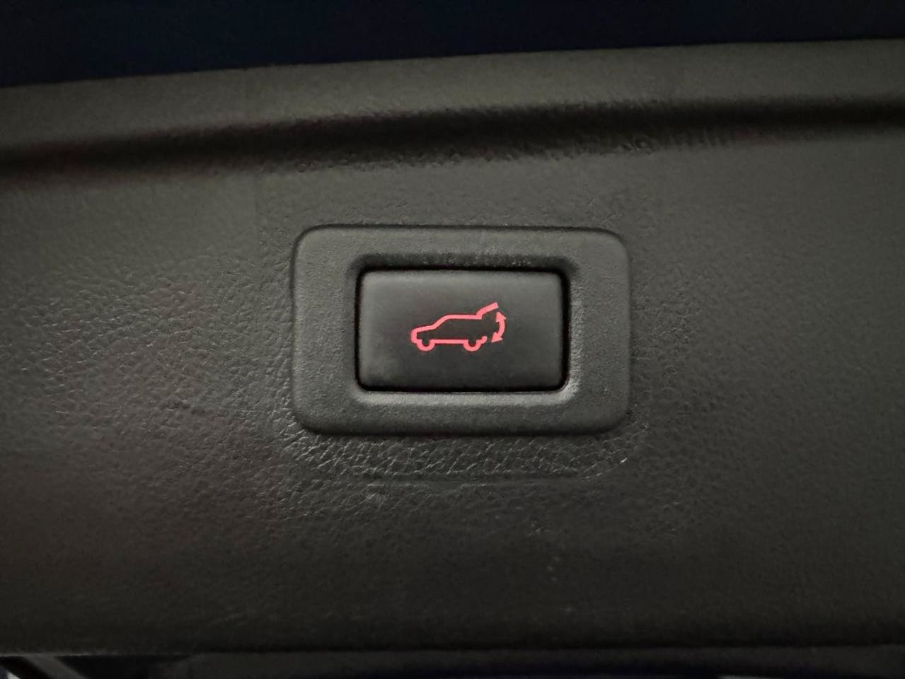 Used 2019 Subaru Outback 2.5i Limited AWD/4WD image 11