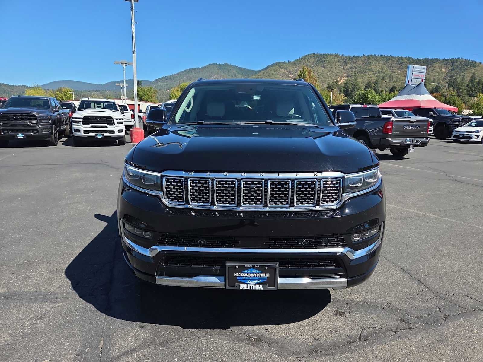 Used 2023 Jeep Grand Wagoneer 4WD w/ Convenience Group III image 14