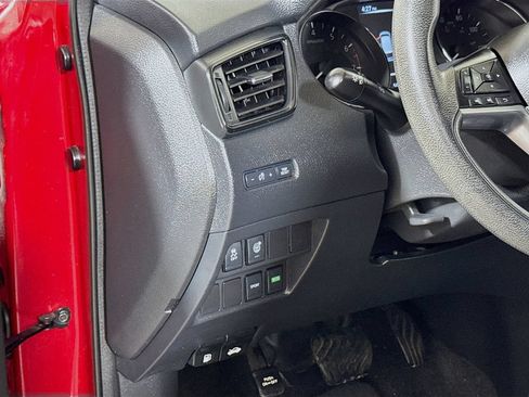 Used 2017 Nissan Rogue S w/ Appearance Package FWD image 8