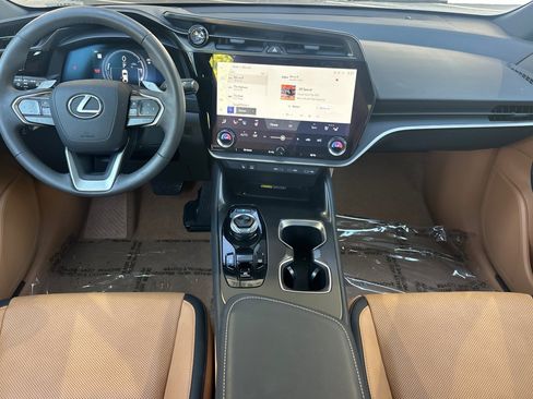 Used 2023 Lexus RZ 450e Premium w/ Technology Package AWD/4WD image 17