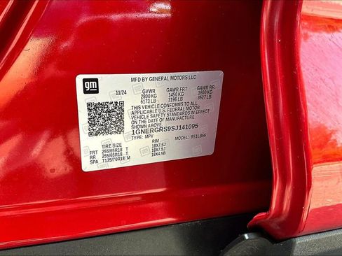 Used 2025 Chevrolet Traverse LT FWD image 18