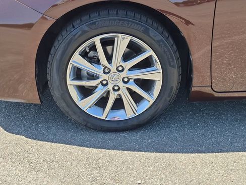 Used 2017 Lexus ES 300h w/ Navigation System Package FWD image 27