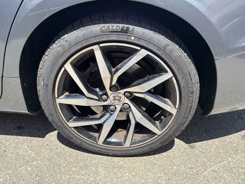 Used 2019 Volvo S60 T6 Momentum w/ Premium Package AWD/4WD image 17