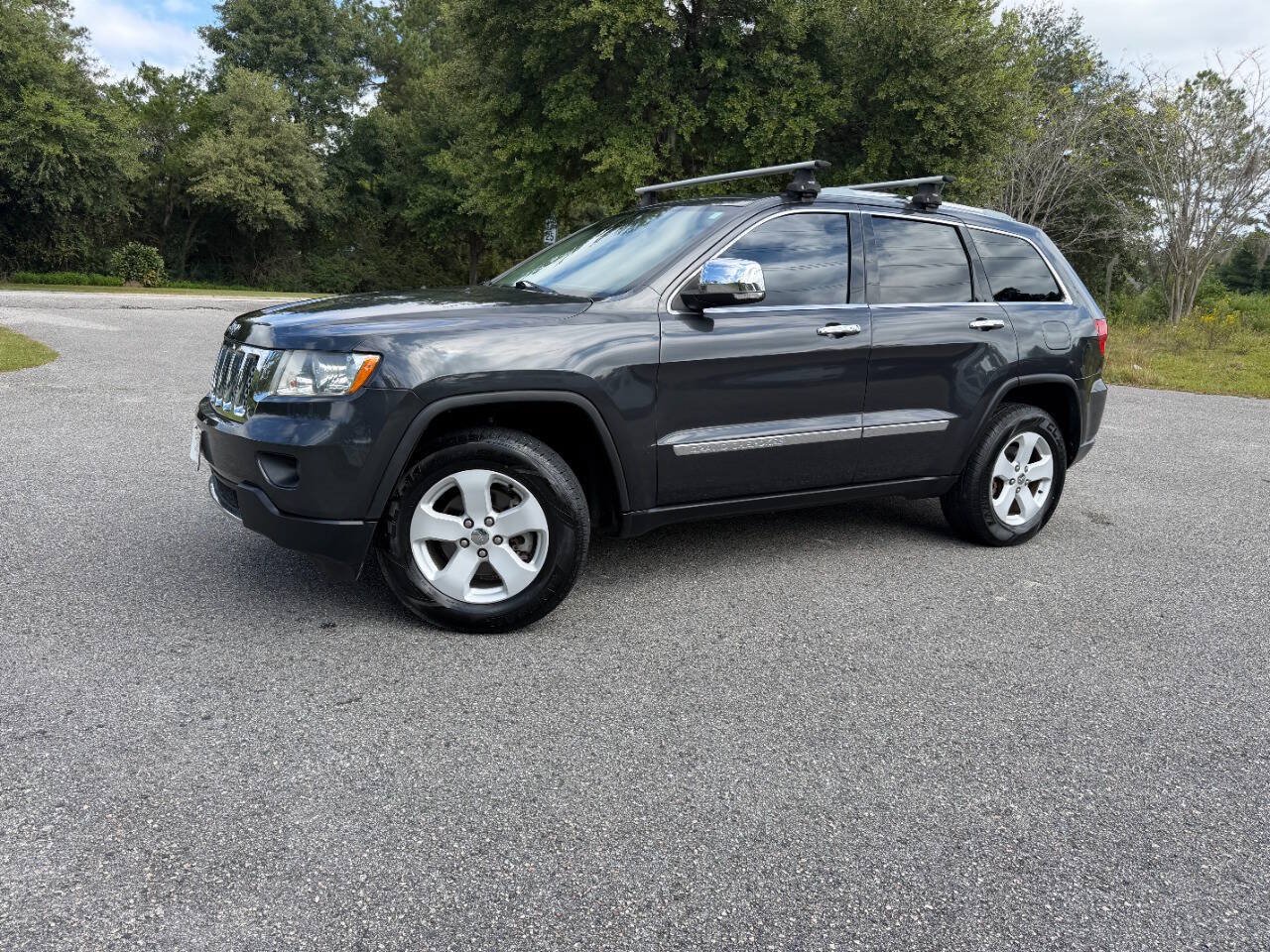 Used 2011 Jeep Grand Cherokee Overland AWD/4WD image 29