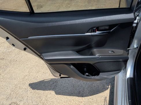 Used 2021 Toyota Camry SE FWD image 23