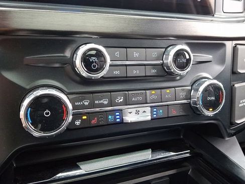 Used 2024 Ford F250 Lariat w/ Sport Appearance Package AWD/4WD image 17