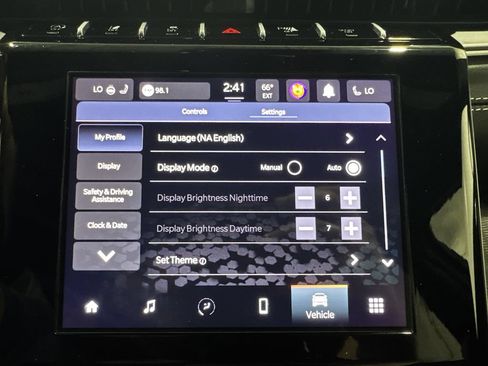 Used 2025 Jeep Grand Cherokee Altitude AWD/4WD image 30