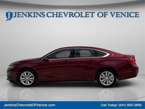 Used 2017 Chevrolet Impala LT w/ Convenience Package image 9