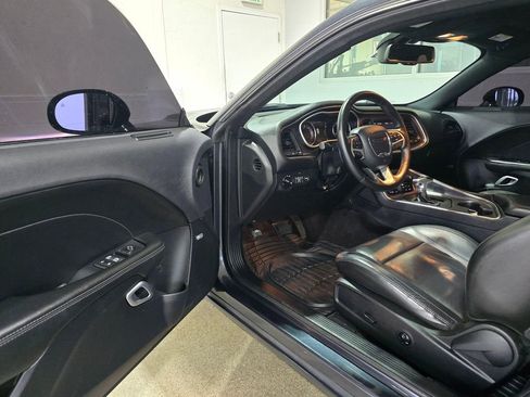 Used 2017 Dodge Challenger SXT Plus image 22