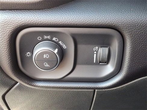 Used 2023 RAM 2500 Big Horn w/ Level 1 Equipment Group image 23