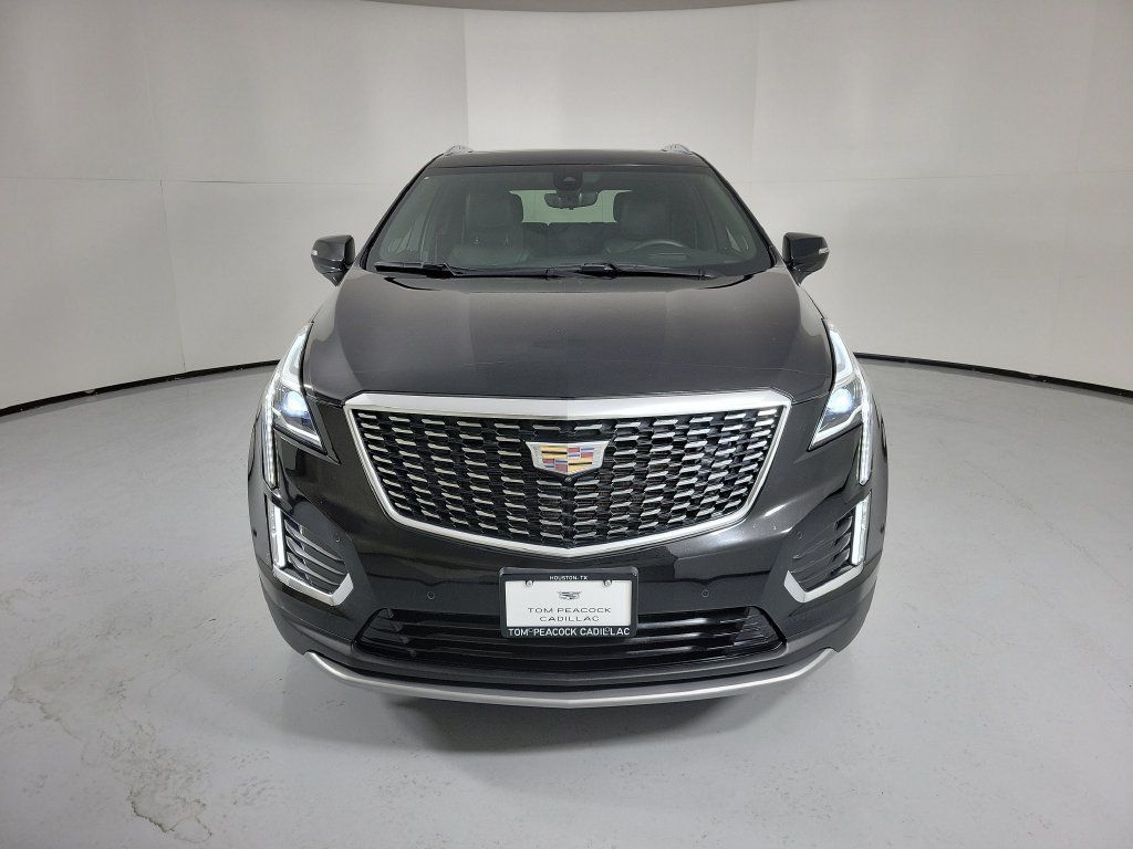 Used 2023 Cadillac XT5 Premium Luxury w/ Technology Package FWD image 2