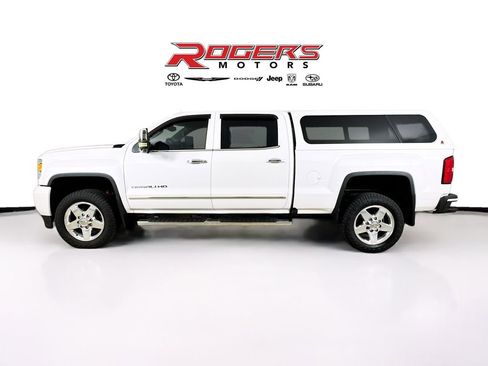 Used 2018 GMC Sierra 3500 Denali AWD/4WD image 9