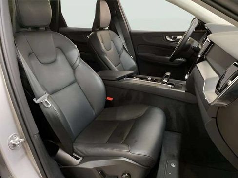 Used 2025 Volvo XC60 B5 Core AWD/4WD image 78