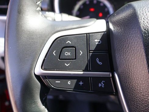 Used 2023 Toyota Highlander XLE image 46