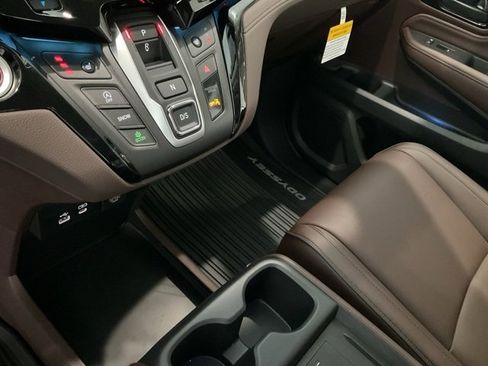 New 2026 Honda Odyssey Touring image 13