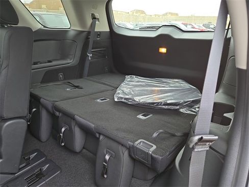 New 2025 Nissan Pathfinder SV w/ Black Appearance Package image 38