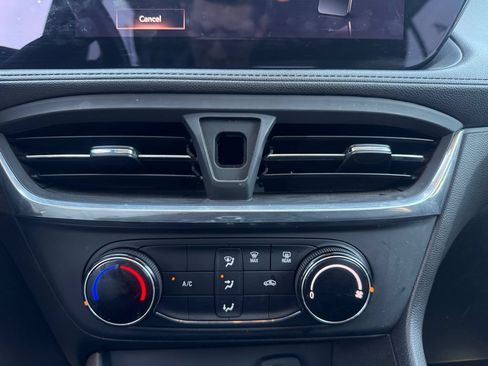 Used 2024 Buick Encore GX Preferred FWD image 14