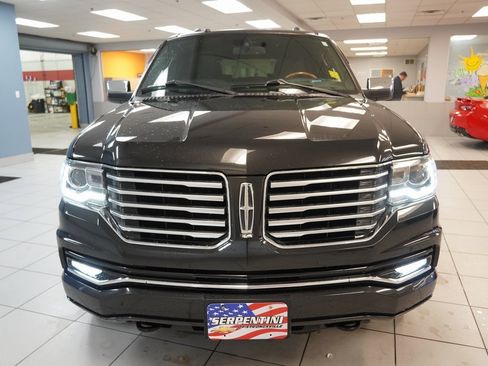 Used 2015 Lincoln Navigator 4WD image 18