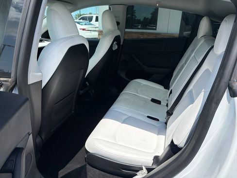 Used 2023 Tesla Model Y Long Range AWD/4WD image 4