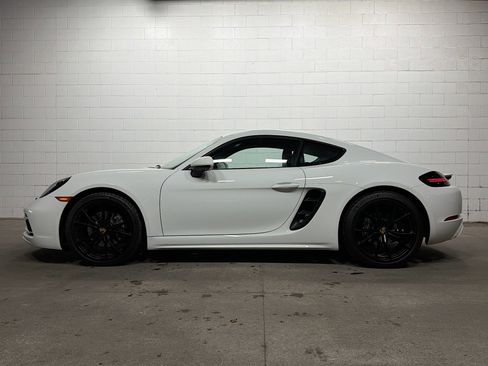 Used 2024 Porsche 718 Cayman image 2