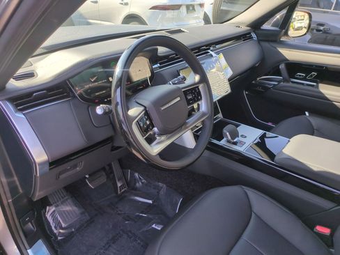 New 2026 Land Rover Range Rover SE image 16