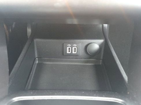 Used 2020 Ford Fusion SE image 31