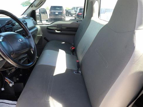 Used 2005 Ford F350 XL image 10