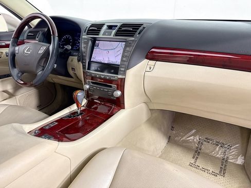 Used 2012 Lexus LS 460 w/ Comfort Pkg image 36