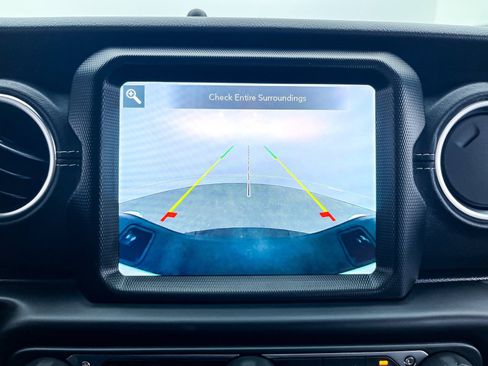 Used 2022 Jeep Gladiator Overland w/ Popular Equipment Package image 9