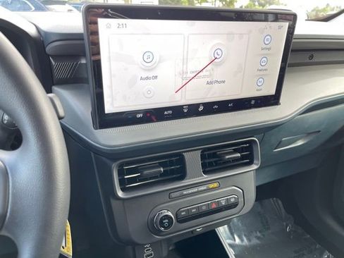 New 2025 Ford Maverick XL image 10