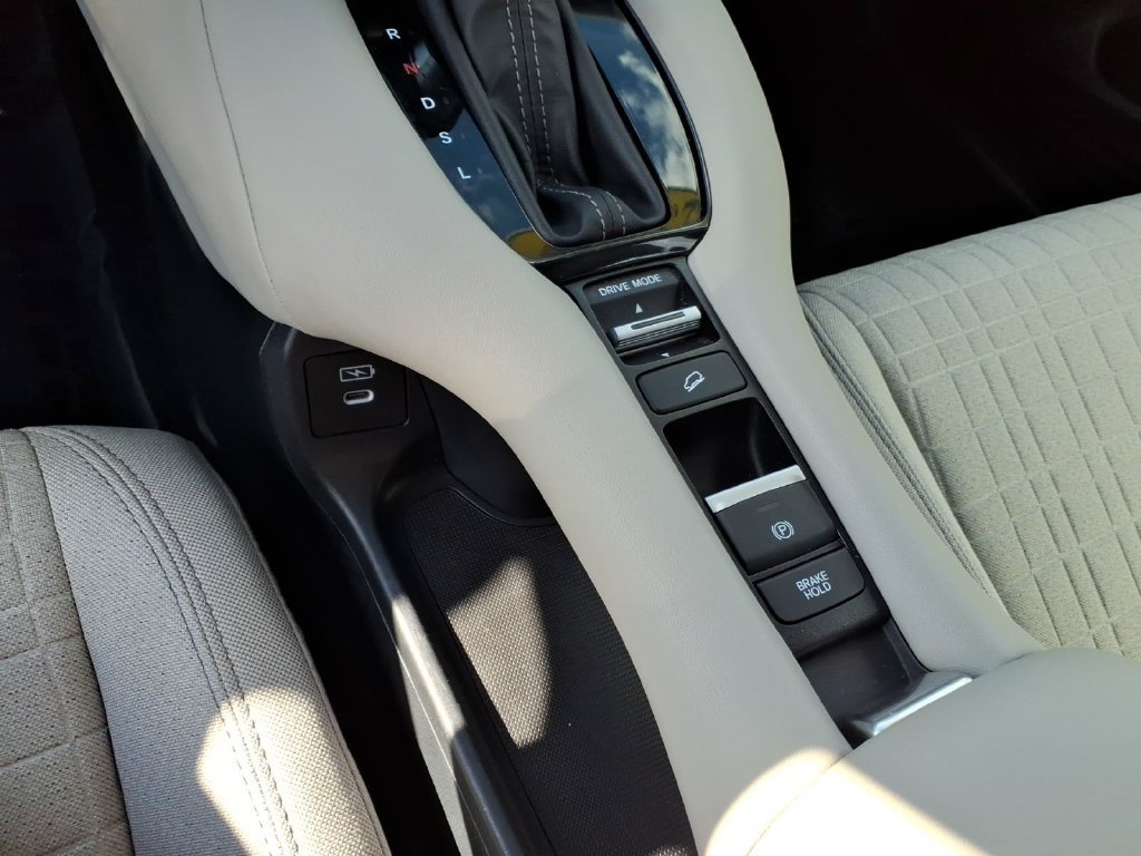 Certified 2024 Honda HR-V LX image 20