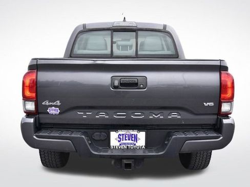 Used 2018 Toyota Tacoma SR image 10