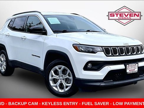 Used 2024 Jeep Compass Latitude AWD/4WD image 1