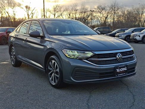 Used 2024 Volkswagen Jetta S image 4