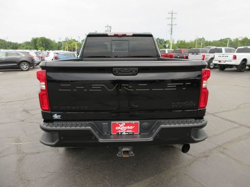 Used 2024 Chevrolet Silverado 2500 High Country w/ High Country Premium Package AWD/4WD image 5